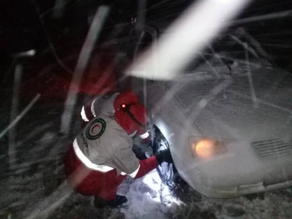آخرین وضعیت امدادرسانی به در راه ماندگان و حادثه دیدگان آخرین شرایط امدادرسانی به در راه ماندگان و حادثه دیدگان برف و کولاک خبرنگاران