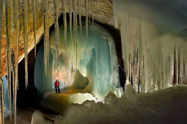بزرگ ترین غار یخی دنیا، آیس ریزن ولت در اتریش